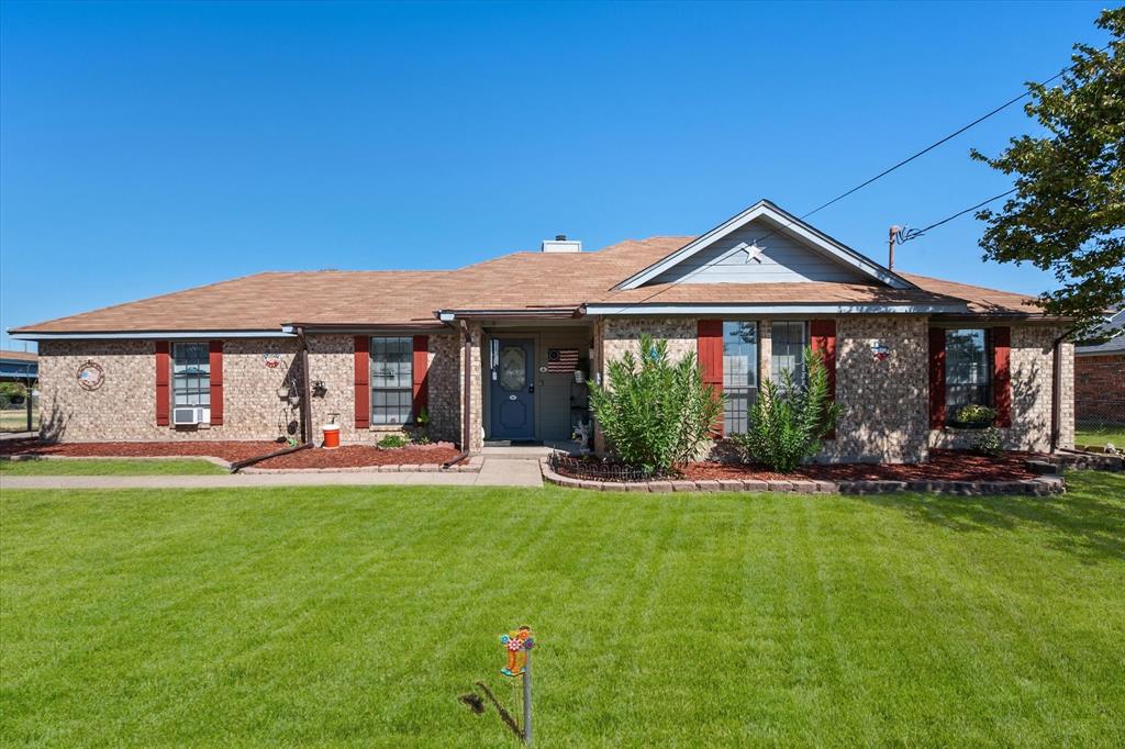 649 E Reindeer Road Property Photo 1