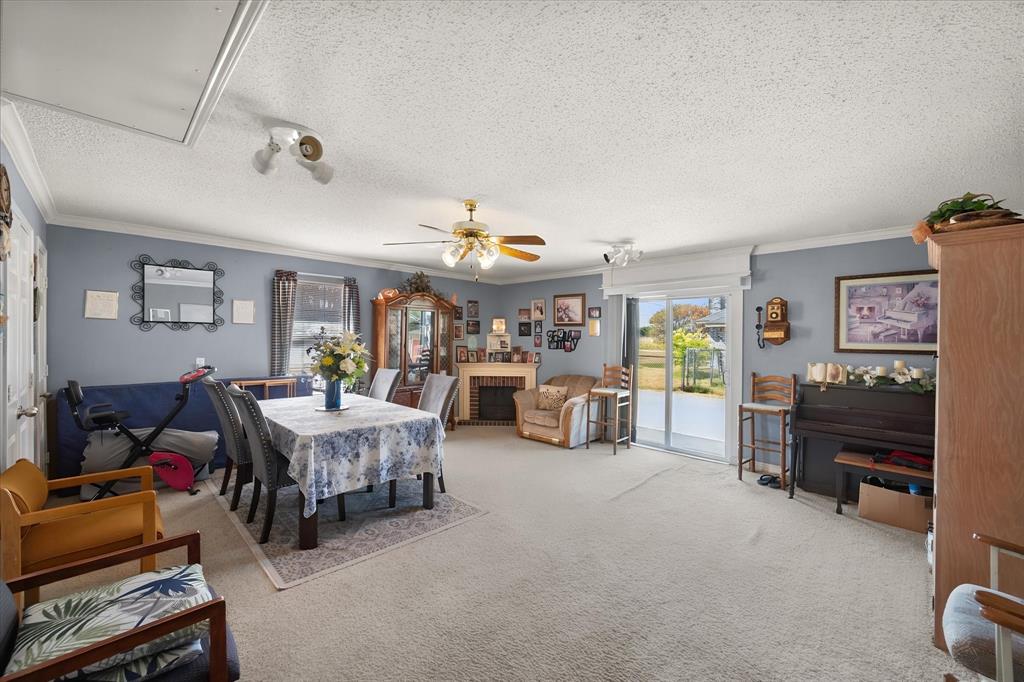 649 E Reindeer Road Property Photo 3