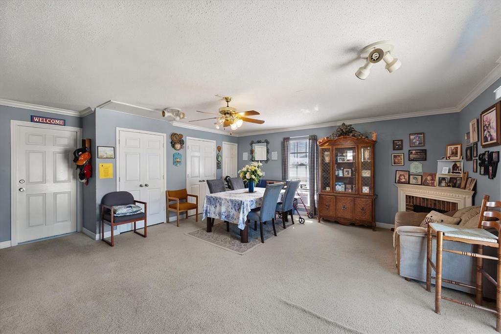 649 E Reindeer Road Property Photo 4
