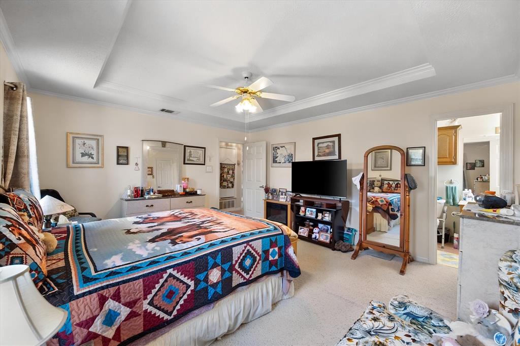 649 E Reindeer Road Property Photo 11