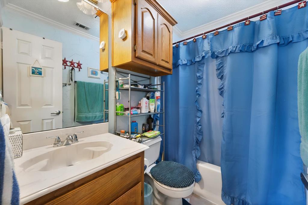 649 E Reindeer Road Property Photo 14