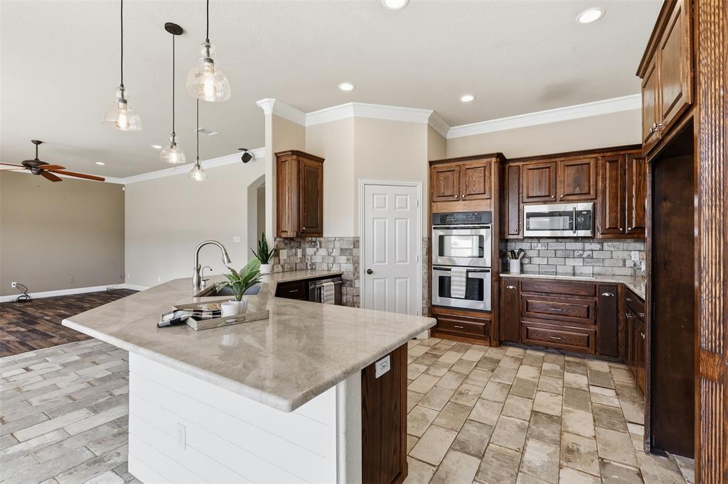 454 Stone Mountain Court Property Photo 3