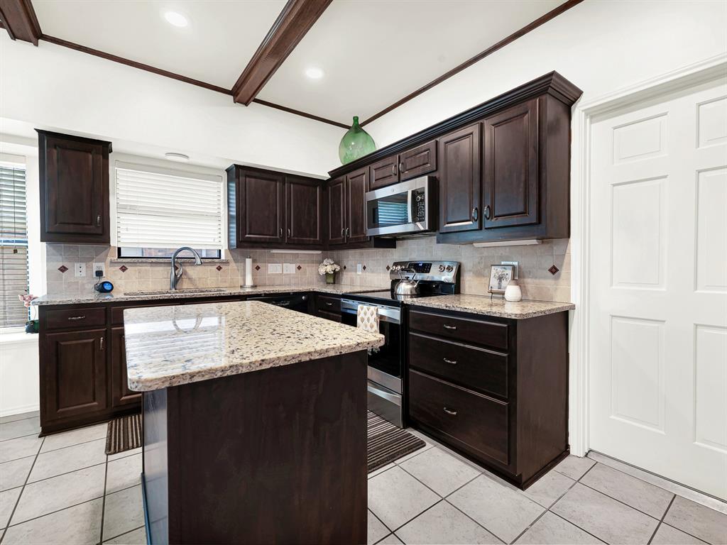 3304 Ashington Lane Property Photo 13