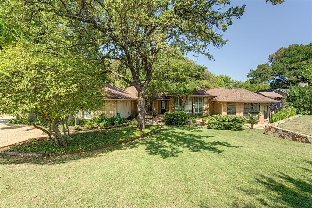 1990 Wind Hill Road Property Photo 4