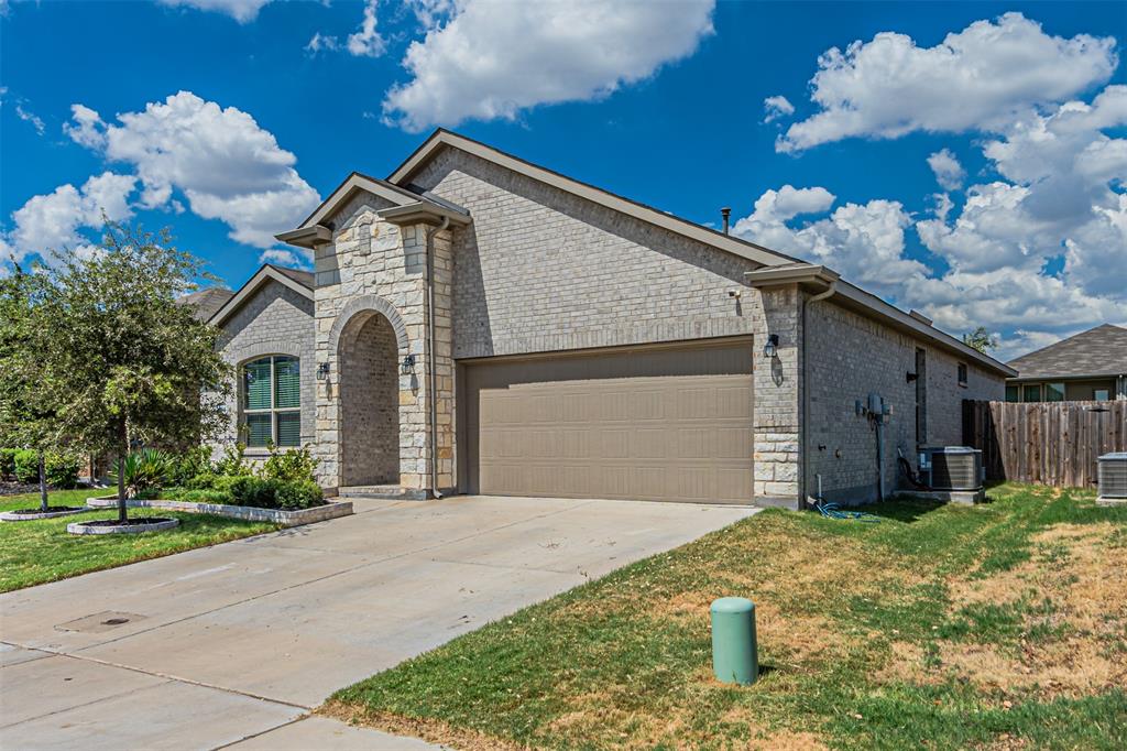2404 O' Connor Ranch Drive Property Photo 1
