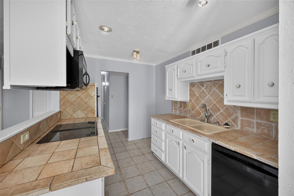 1305 Clark Trail Property Photo 13