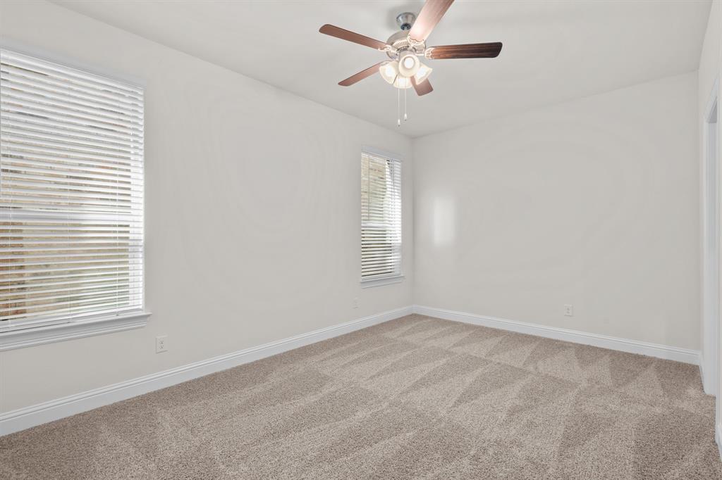 910 Milkweed Drive Property Photo 8