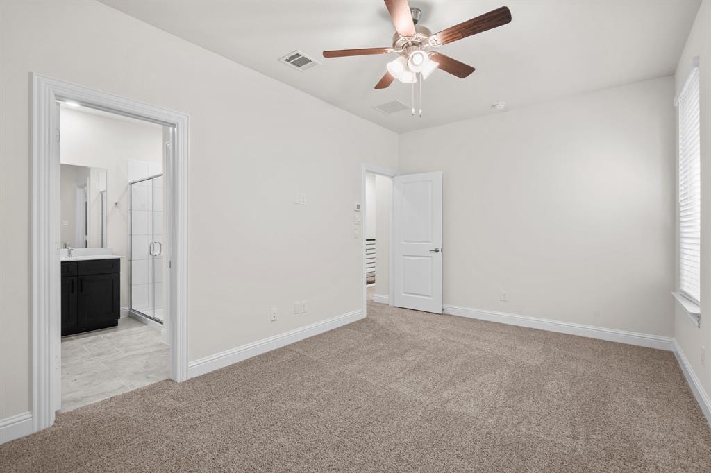 910 Milkweed Drive Property Photo 9