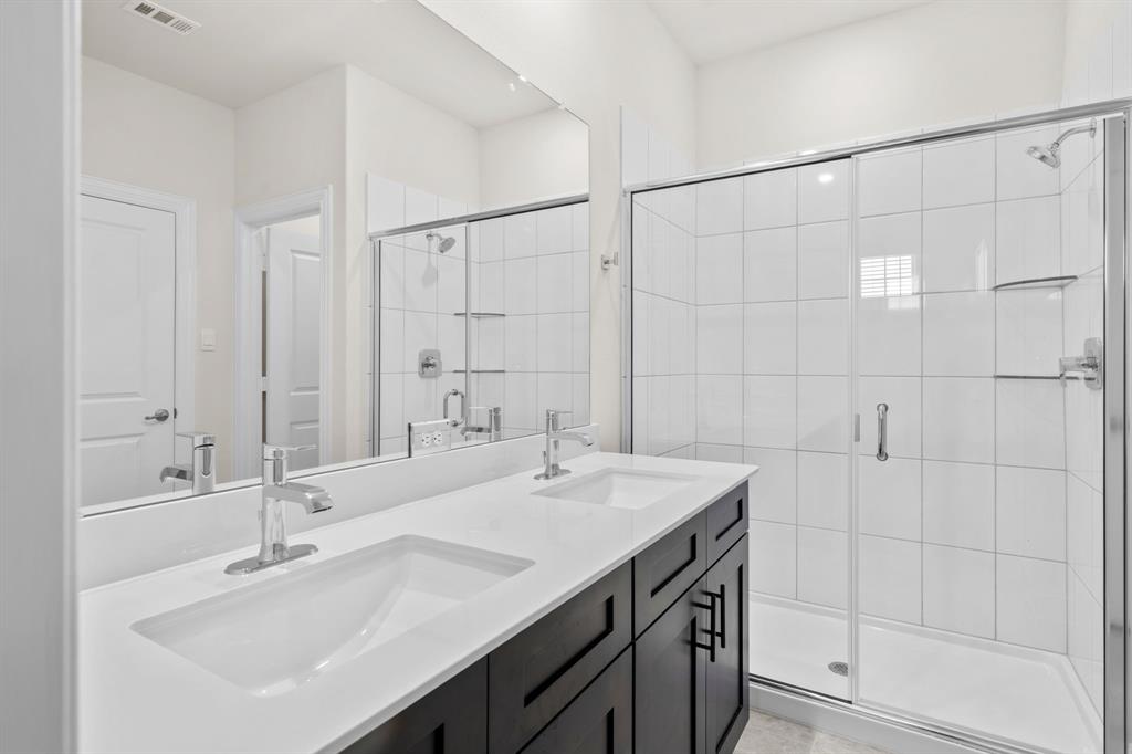 910 Milkweed Drive Property Photo 10