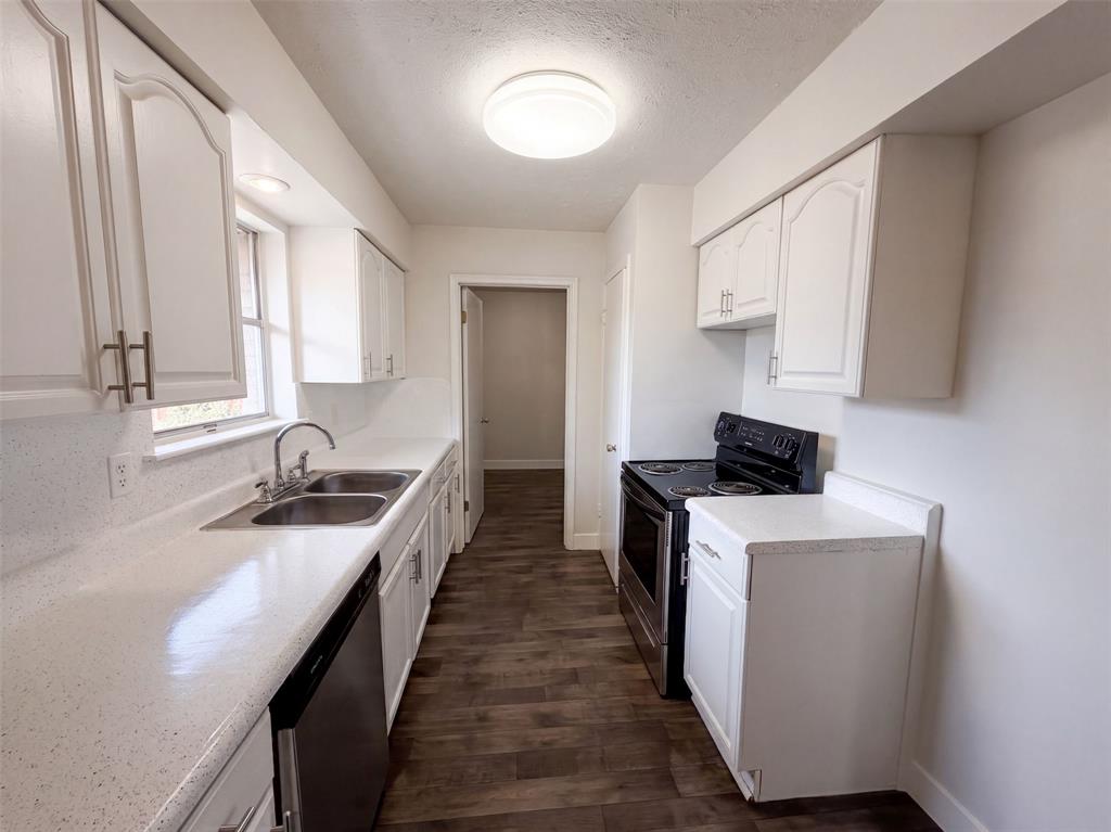 8540 Foxwood Lane Property Photo 2