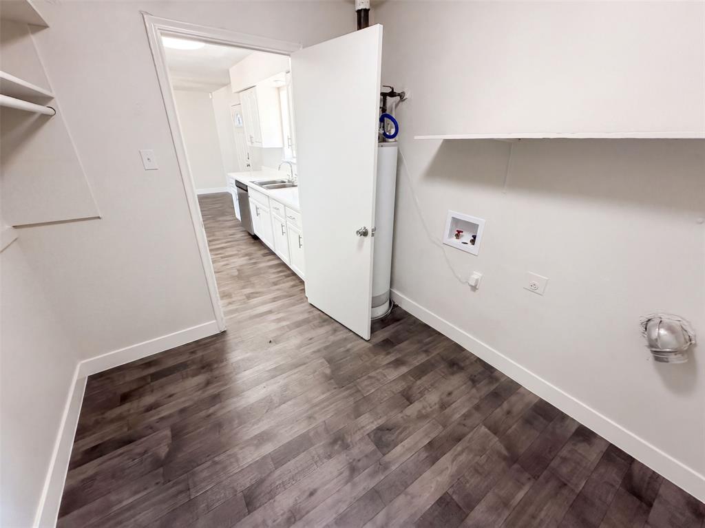 8540 Foxwood Lane Property Photo 6