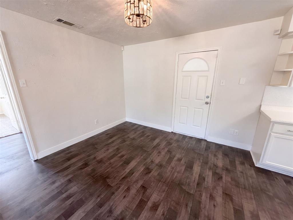 8540 Foxwood Lane Property Photo 10