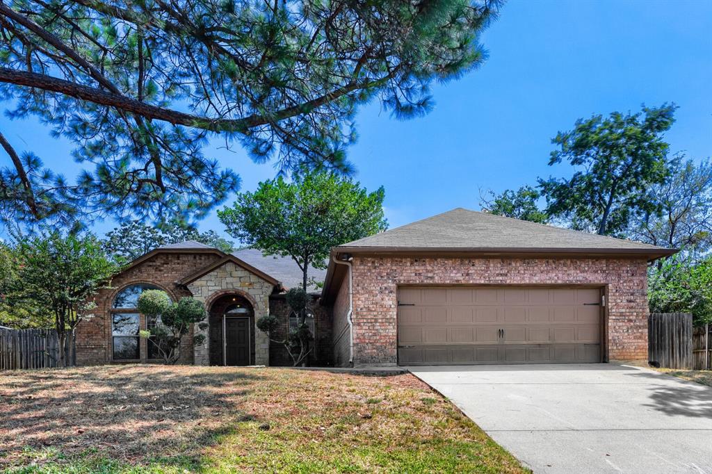 1104 Irwin Drive Property Photo 1