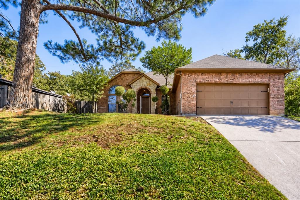 1104 Irwin Drive Property Photo 1