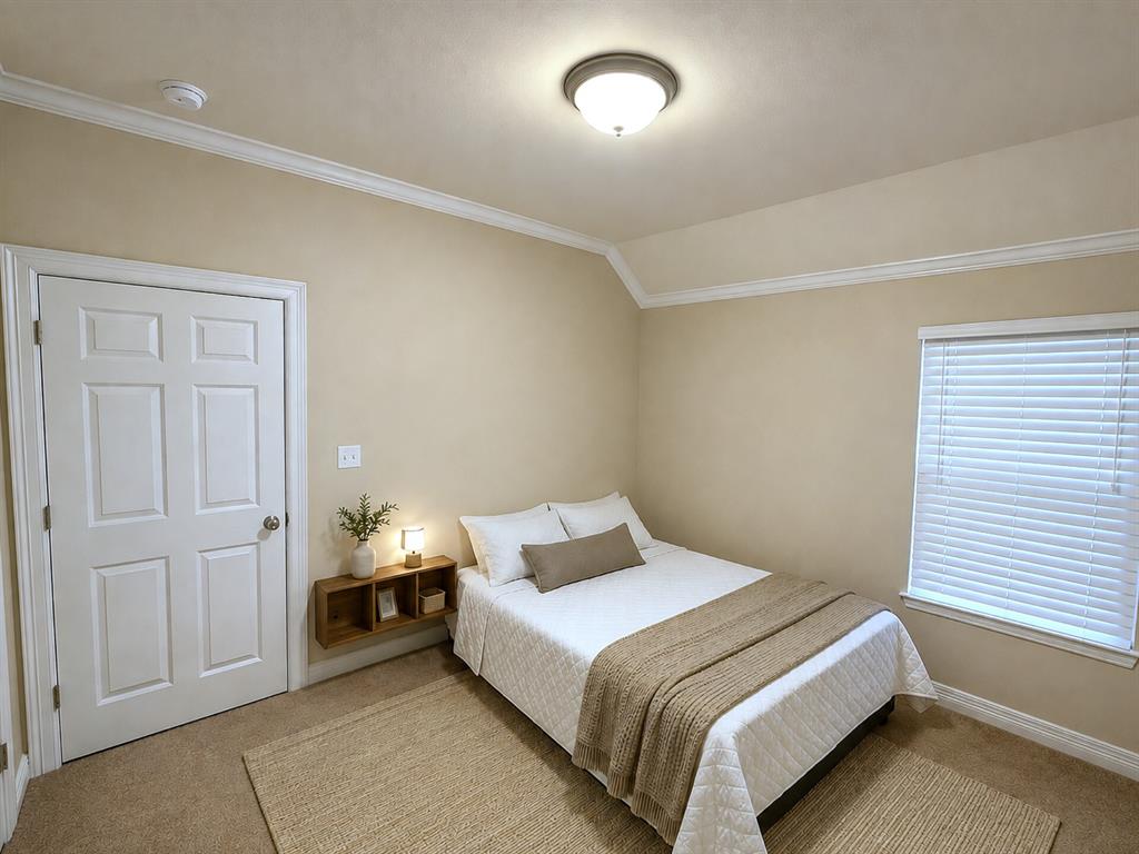 715 Bianca Street Property Photo 9