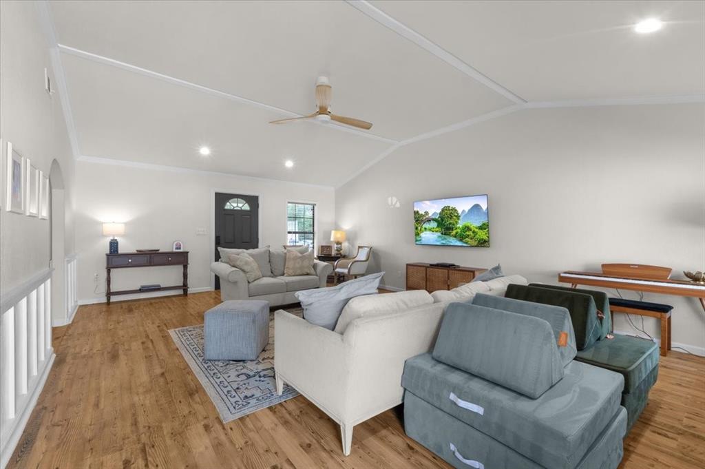 124 James Street Property Photo 10