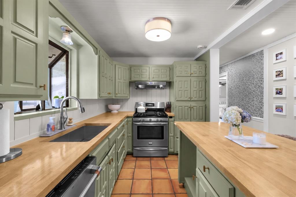 124 James Street Property Photo 14