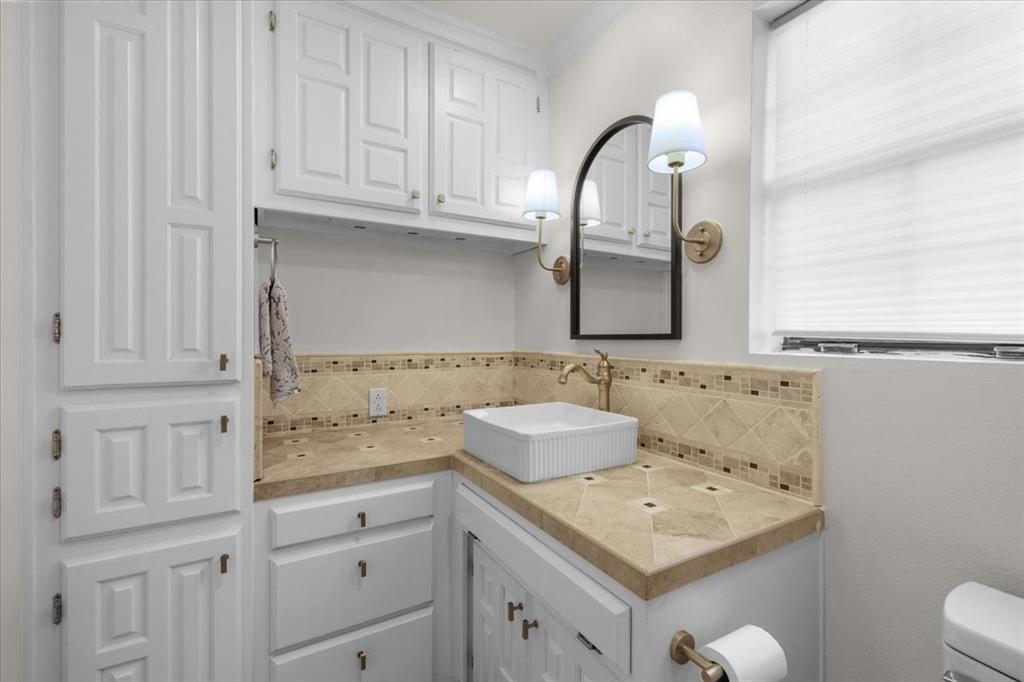 124 James Street Property Photo 28