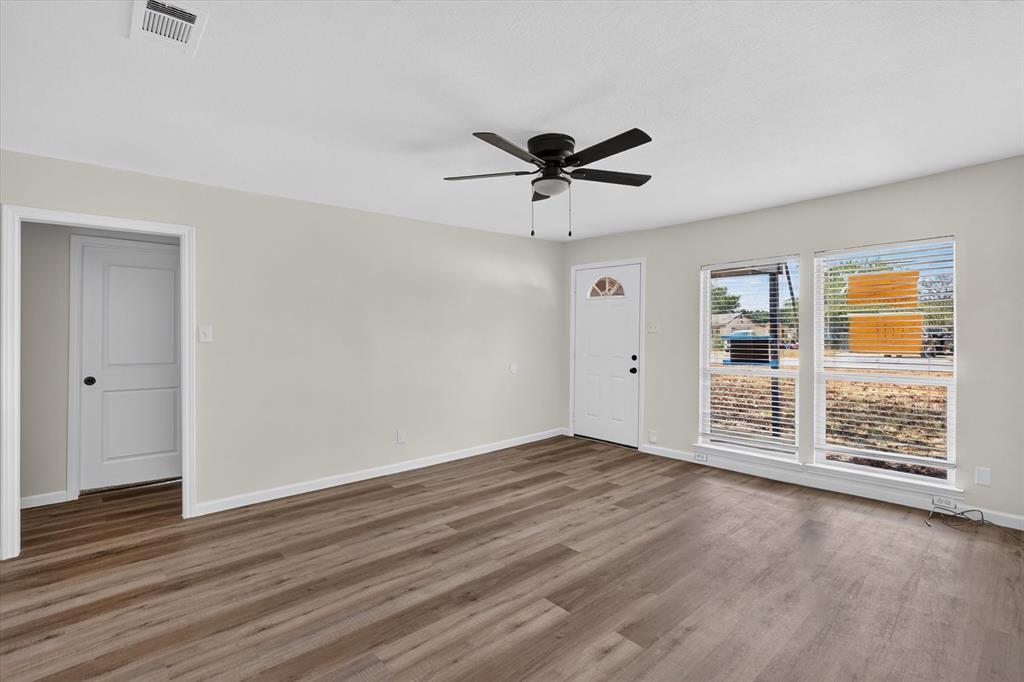 2622 Crystal Drive Property Photo 5