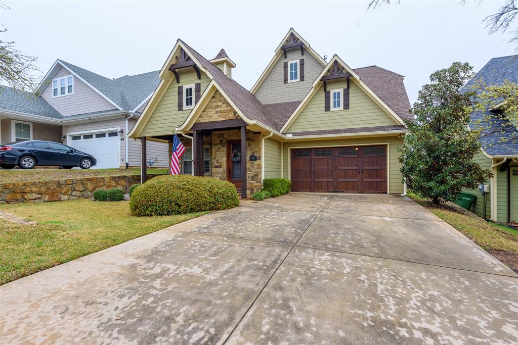 405 Dallas Street Property Photo 1