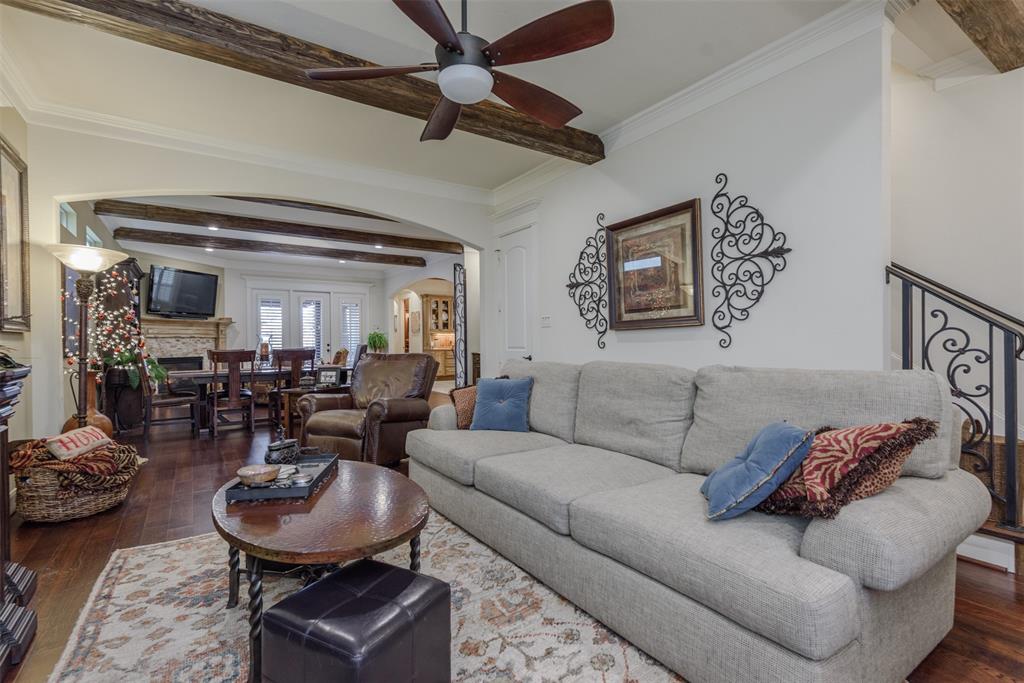 405 Dallas Street Property Photo 4