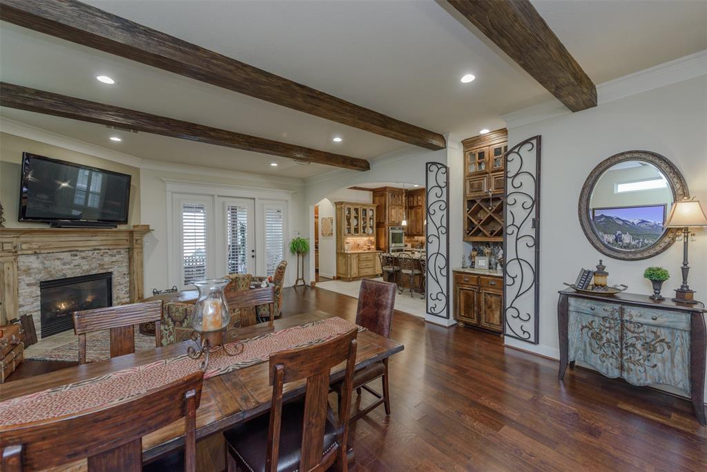 405 Dallas Street Property Photo 7
