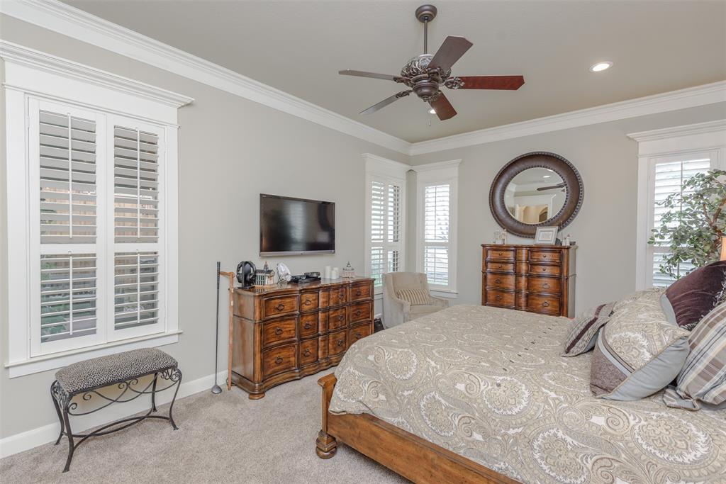 405 Dallas Street Property Photo 14