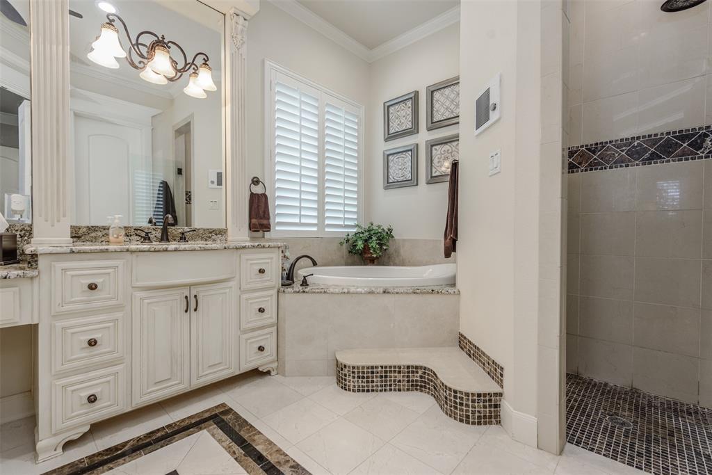 405 Dallas Street Property Photo 15