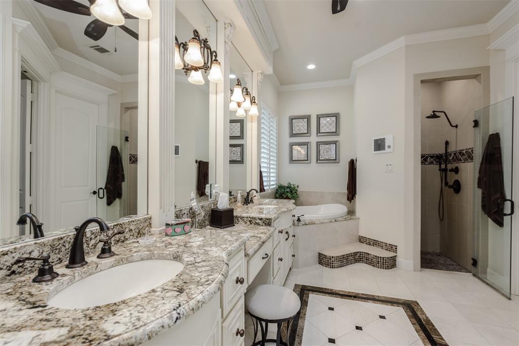 405 Dallas Street Property Photo 16
