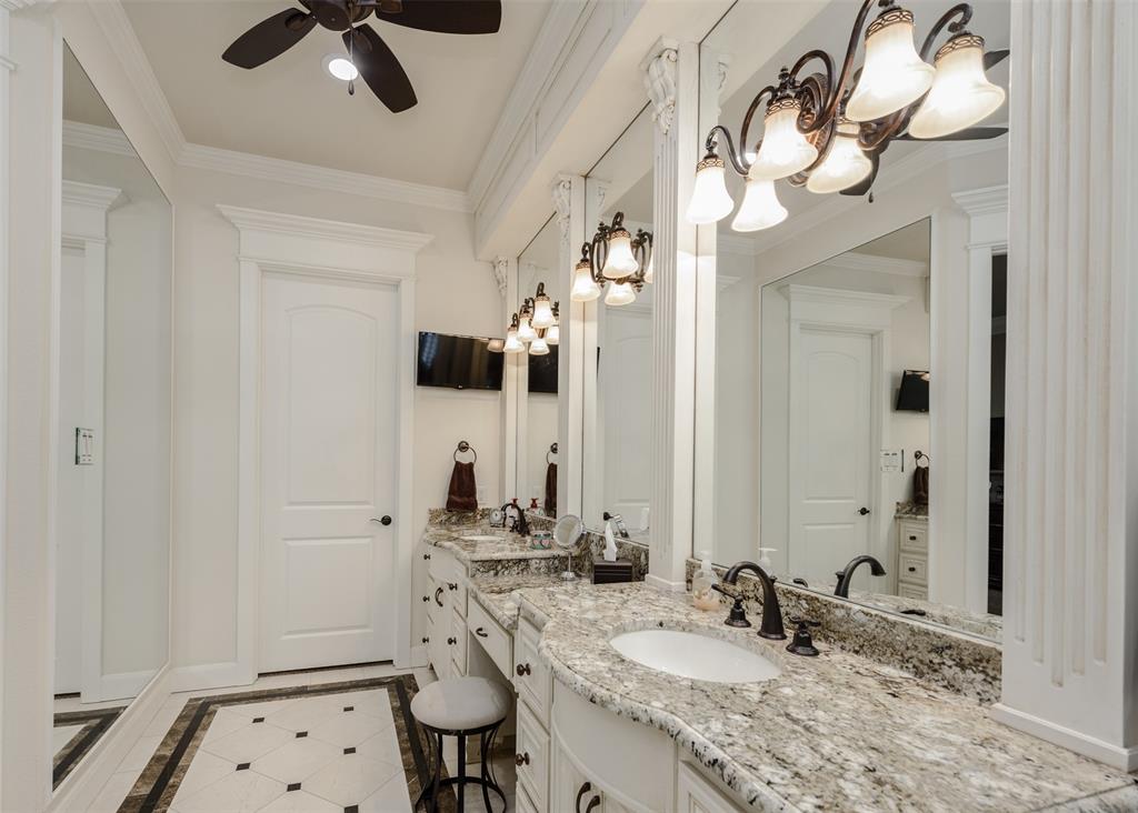 405 Dallas Street Property Photo 17