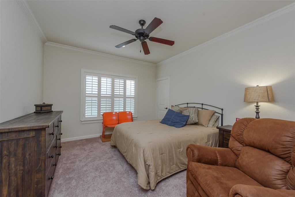 405 Dallas Street Property Photo 19