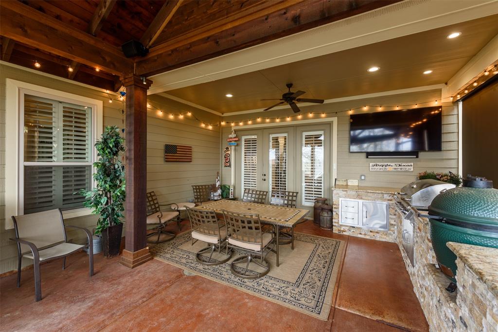 405 Dallas Street Property Photo 21