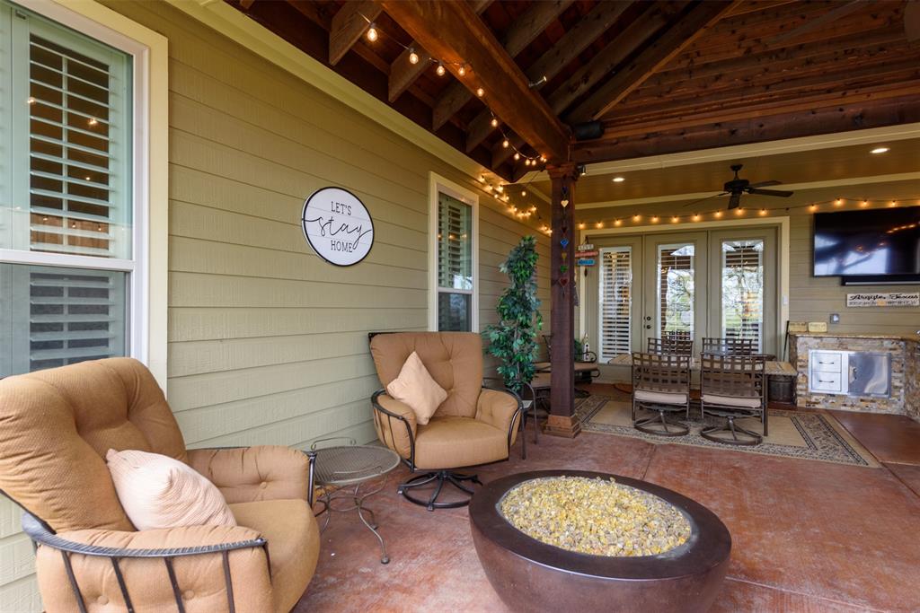 405 Dallas Street Property Photo 22