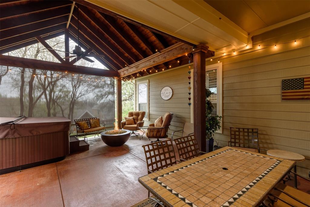 405 Dallas Street Property Photo 25