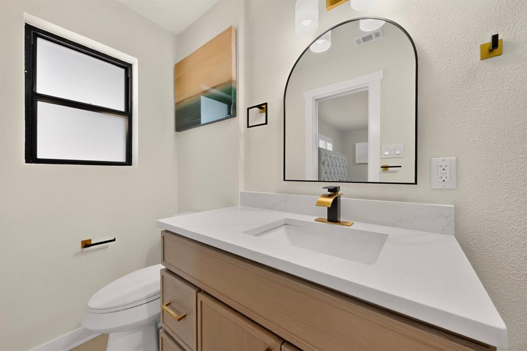 3938 Roanoke Drive Property Photo 11