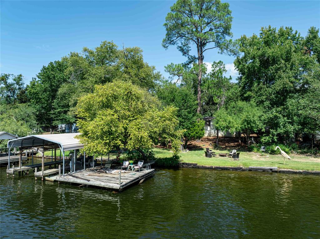 118 Piney Point Property Photo 3