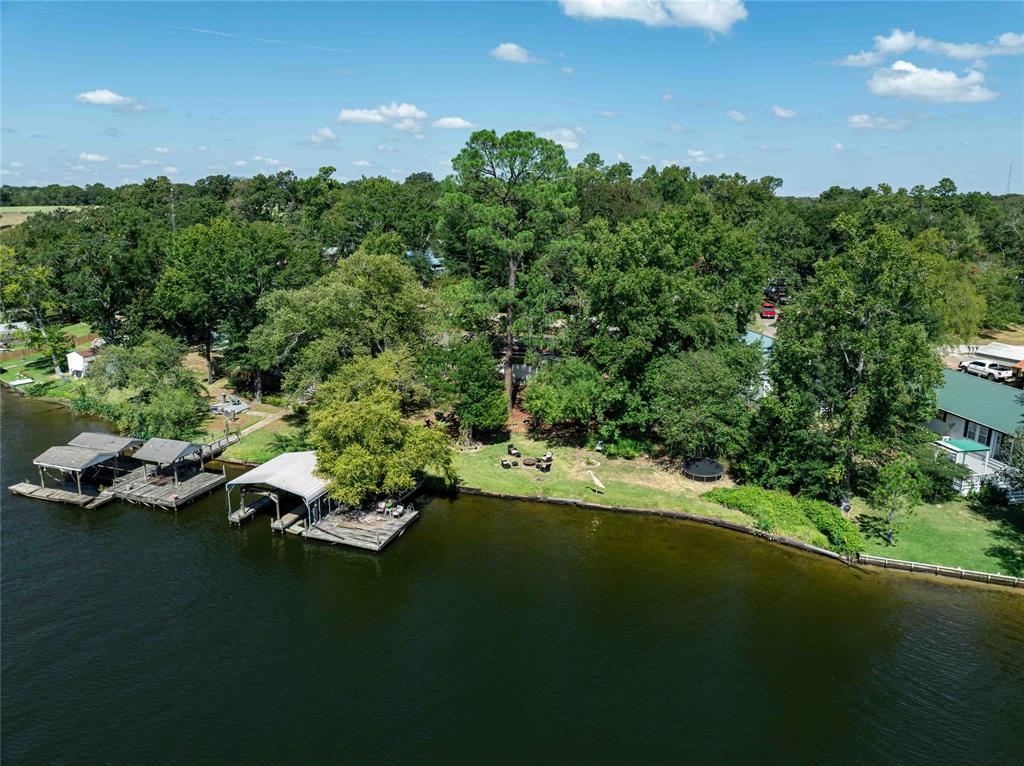 118 Piney Point Property Photo 5