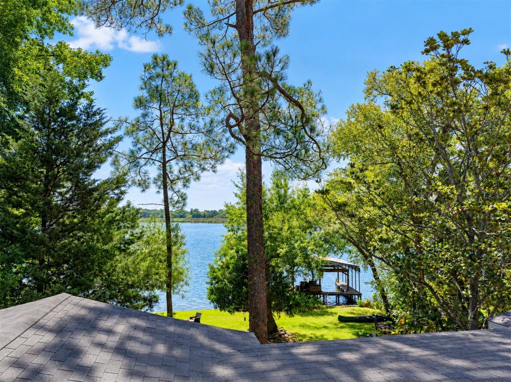 118 Piney Point Property Photo 6