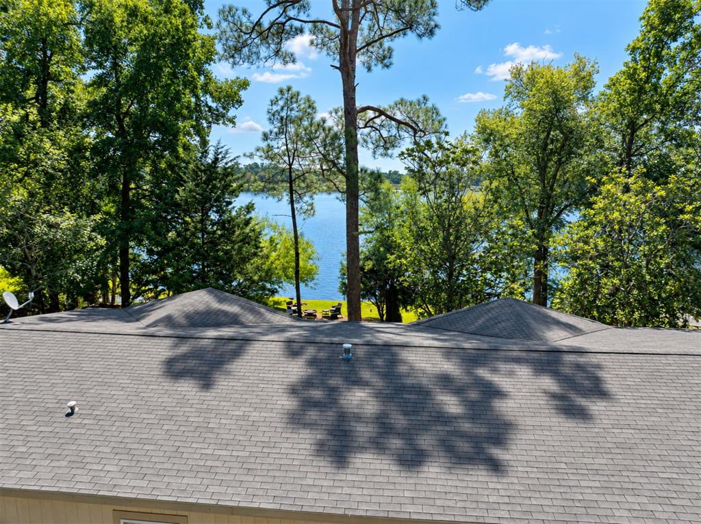 118 Piney Point Property Photo 7