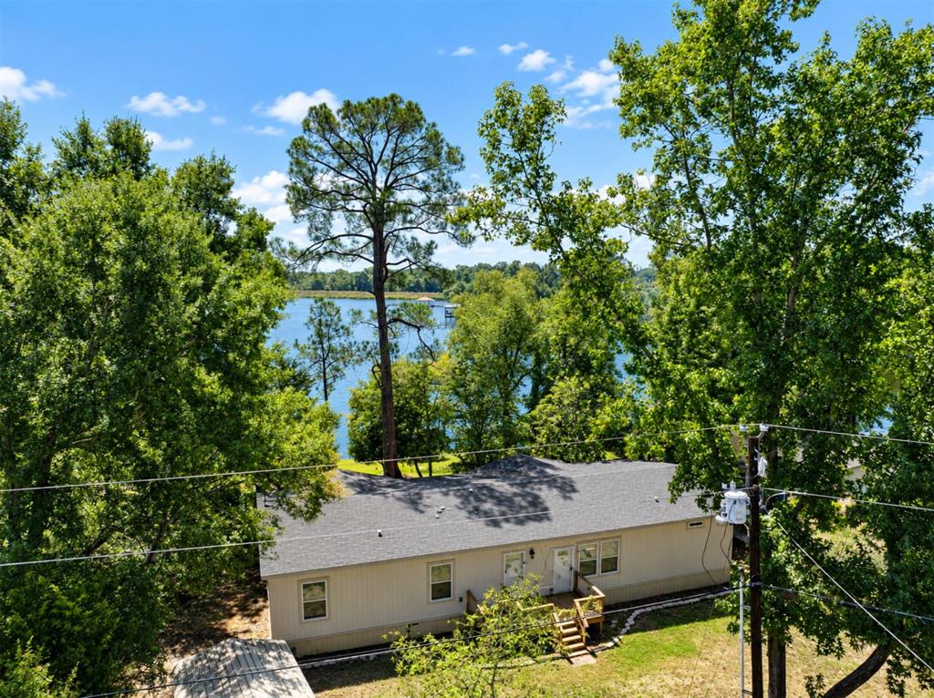 118 Piney Point Property Photo 8