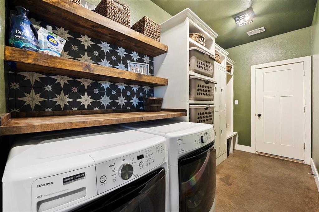 6120 Hidden Oaks Drive Property Photo 18