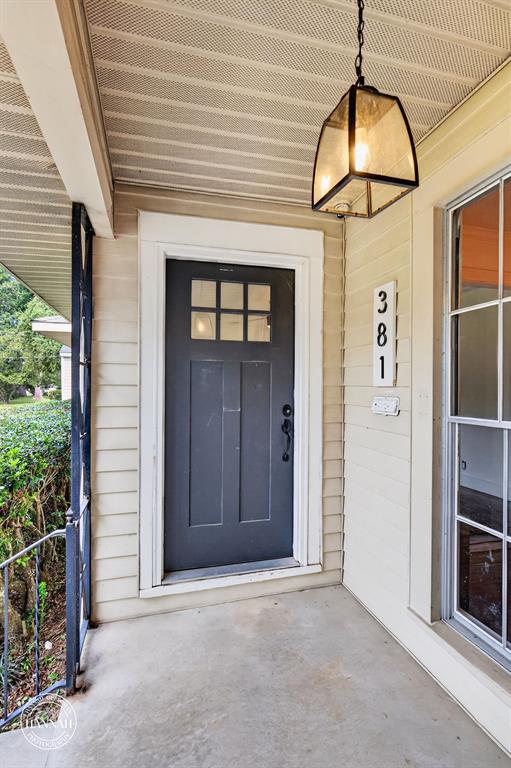 381 Albert Avenue Property Photo 4