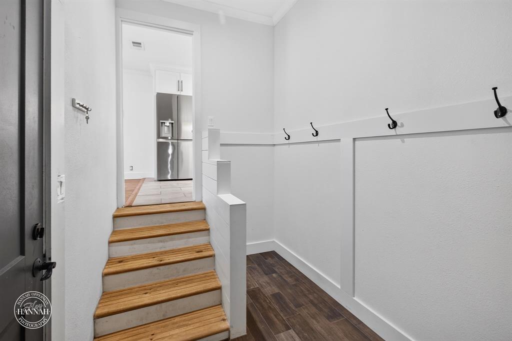 381 Albert Avenue Property Photo 12