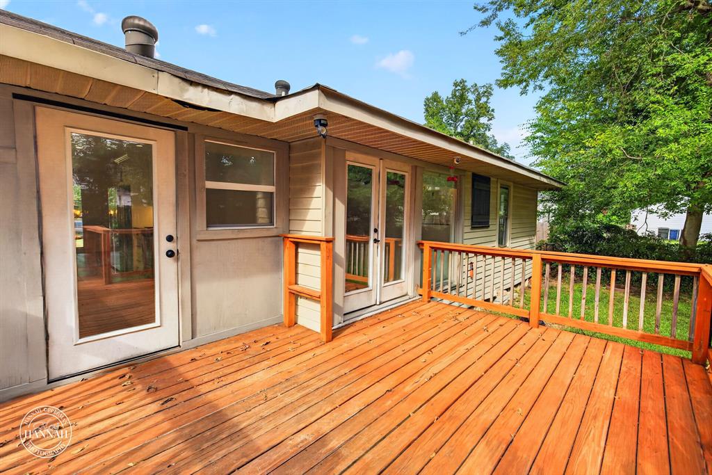 381 Albert Avenue Property Photo 32