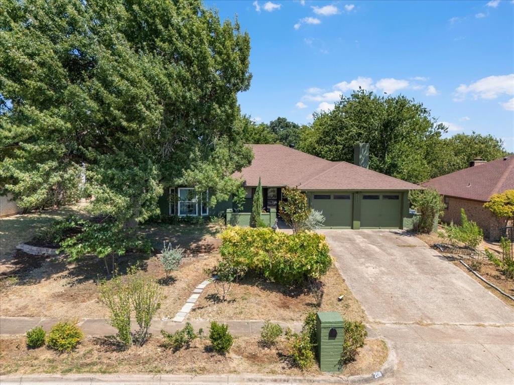 208 Pebblestone Drive Property Photo 1