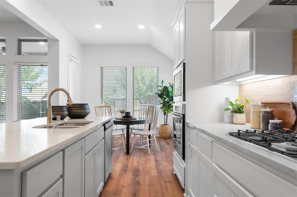 3728 Birch Wood Court Property Photo 17