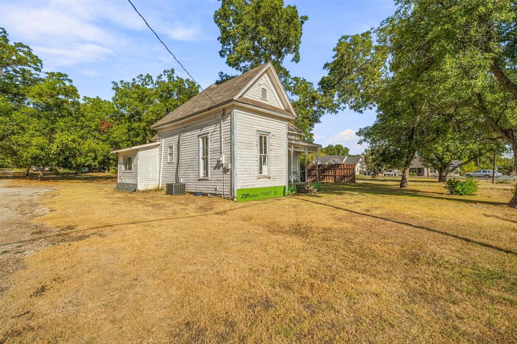 208 S Harrison Street Property Photo 2