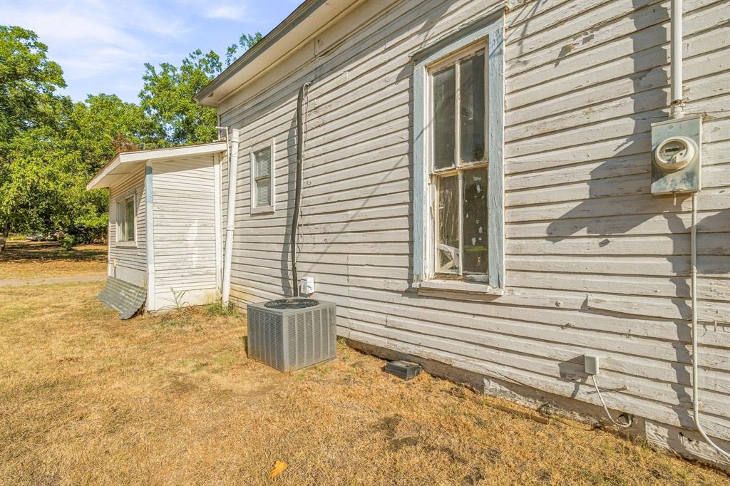 208 S Harrison Street Property Photo 4