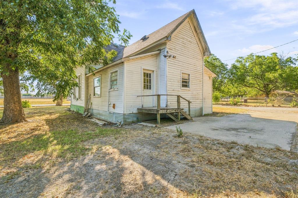 208 S Harrison Street Property Photo 5
