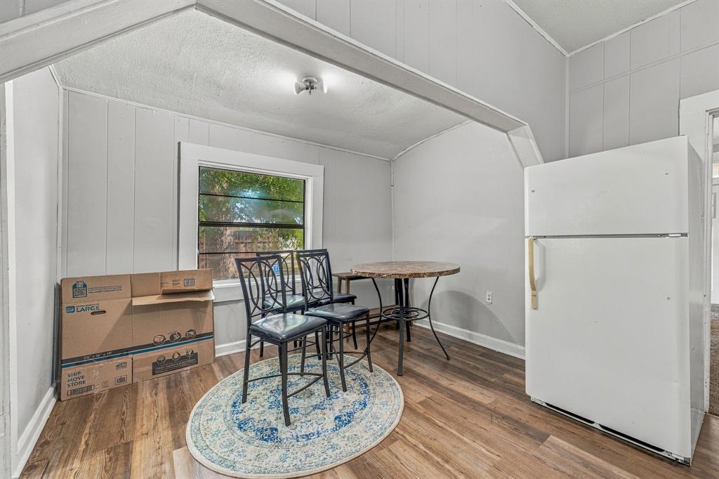 208 S Harrison Street Property Photo 13